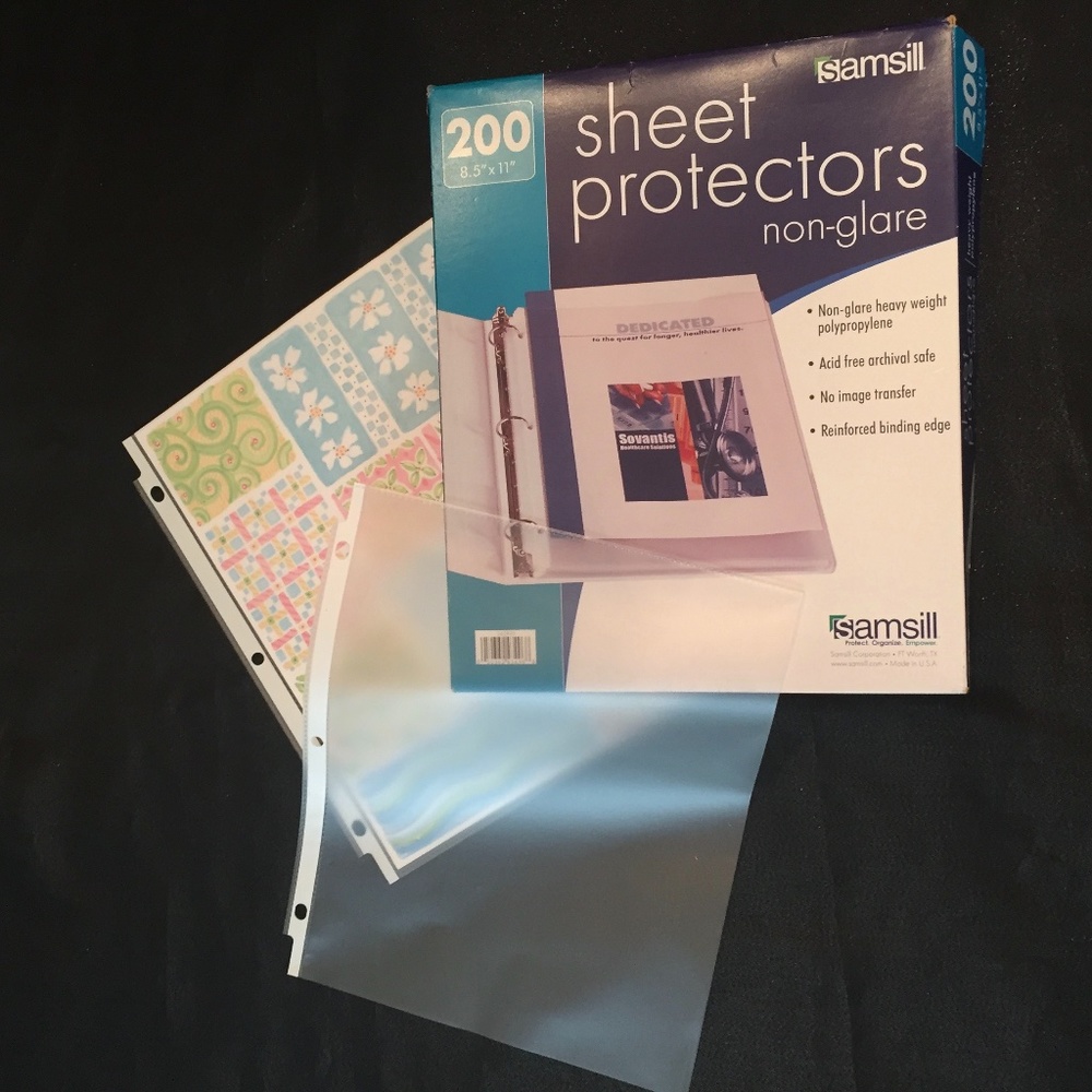 Box of 200 Sheet Protectors Heavy Wt. NonGlare NIB